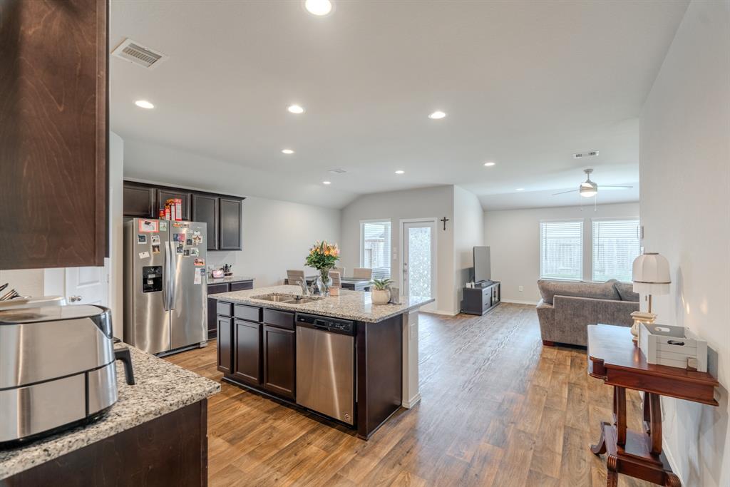 20399 Green Mountain Drive, New Caney, Texas image 5