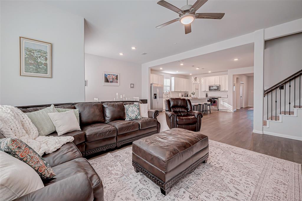 4603 Red Yucca Drive, Baytown, Texas image 18
