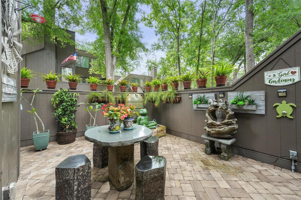 115 Litchfield Lane, Houston, Texas image 1