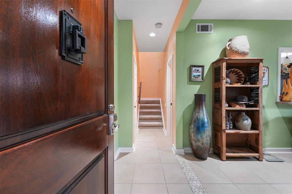 115 Litchfield Lane, Houston, Texas image 7