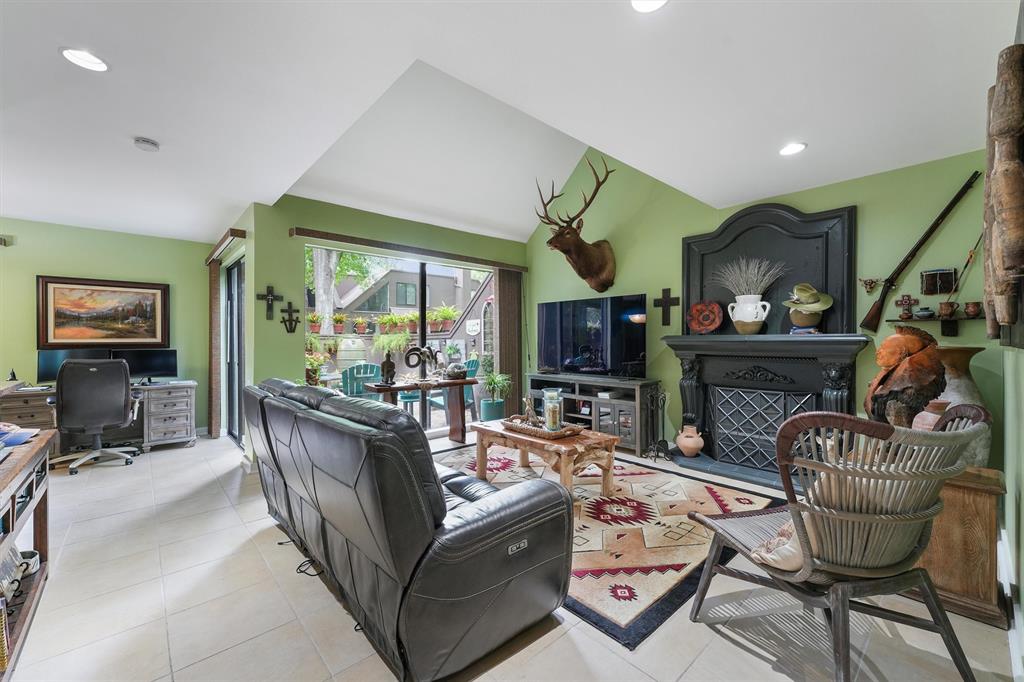 115 Litchfield Lane, Houston, Texas image 8