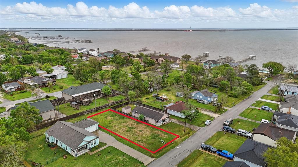 S Holmes Street, La Porte, Texas image 1