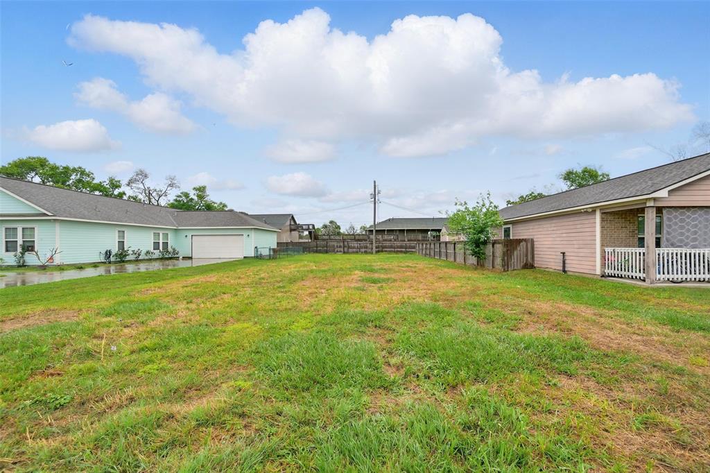 S Holmes Street, La Porte, Texas image 8