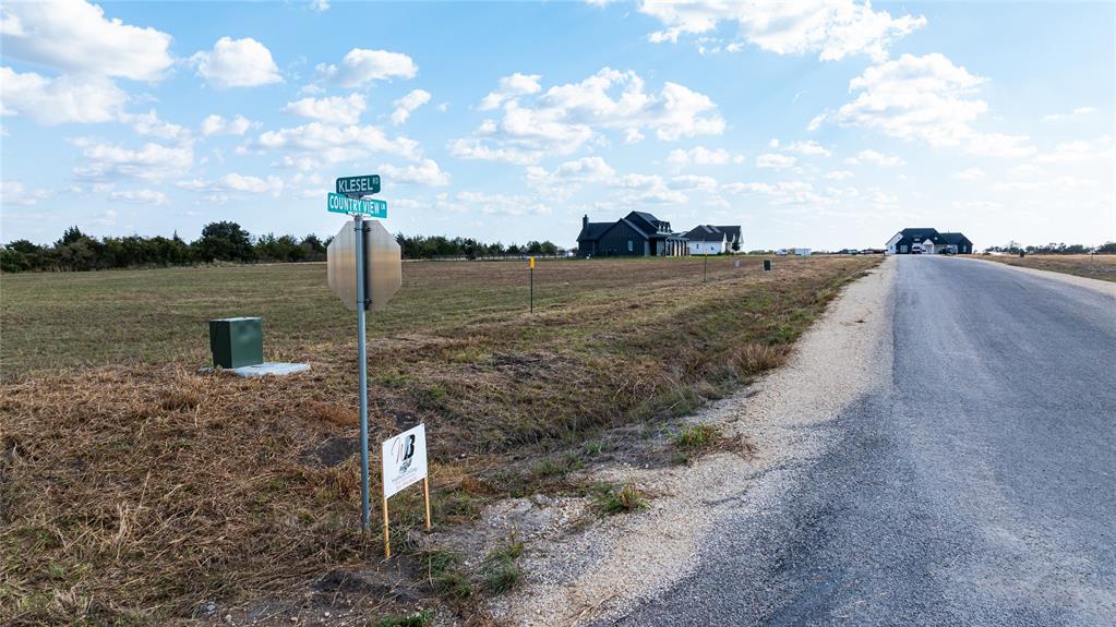 102 Country View Lane, Schulenburg, Texas image 11