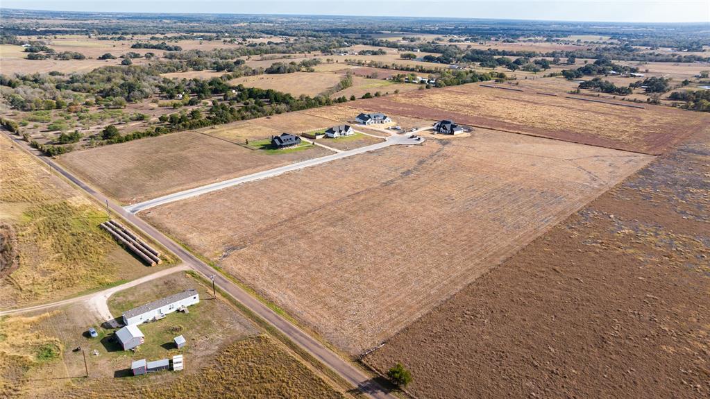 102 Country View Lane, Schulenburg, Texas image 4