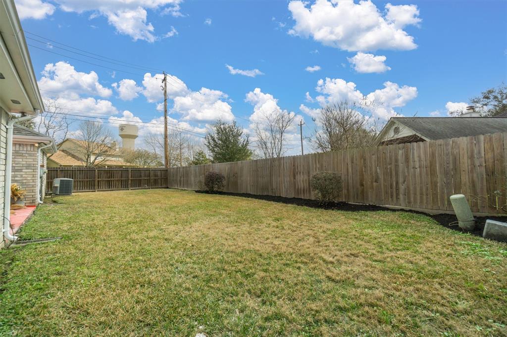 4603 Five Knolls Drive, Friendswood, Texas image 33