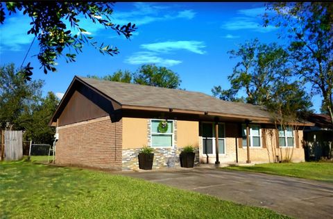 A home in Lake Jackson