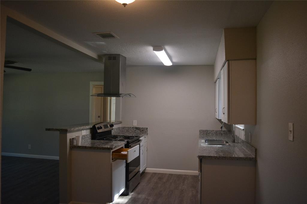 5636 Schevers Street, Houston, Texas image 11