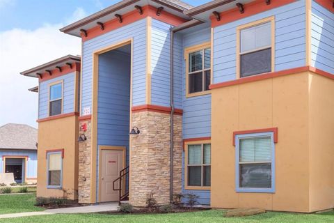 Photo of 8501 Casa Verde Road #20, Laredo, TX 78041 (MLS # 43903409)