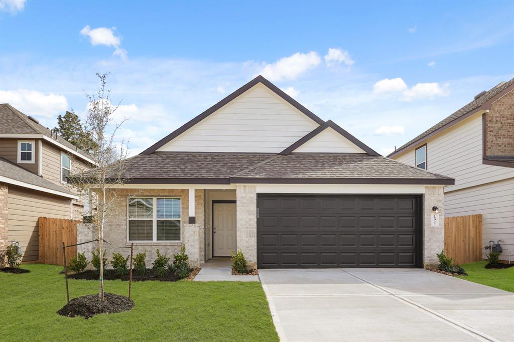 16932 Hazelnut Drive, Conroe, Texas image 1