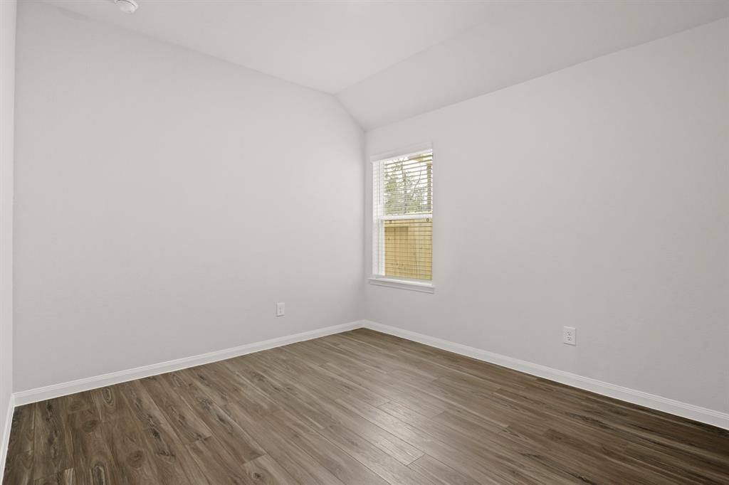 16932 Hazelnut Drive, Conroe, Texas image 12