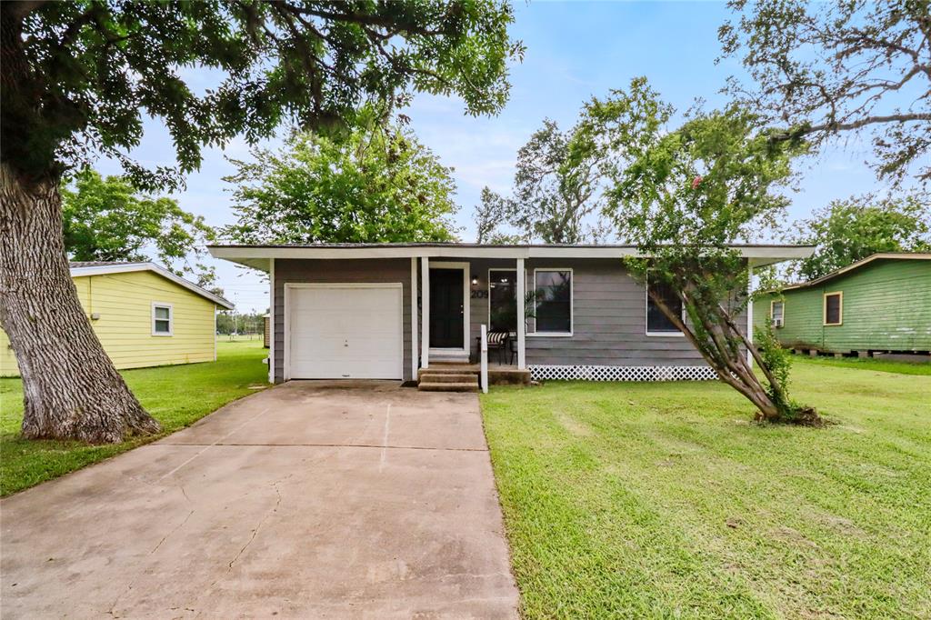 209 Center Way Street, Lake Jackson, Texas image 16