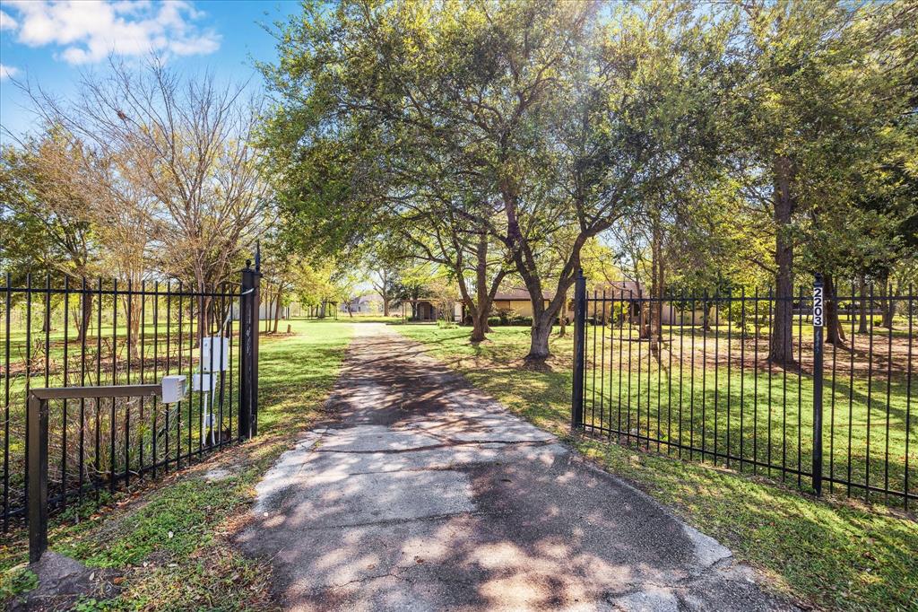 14301 Hatfield Road, Pearland, Texas image 1