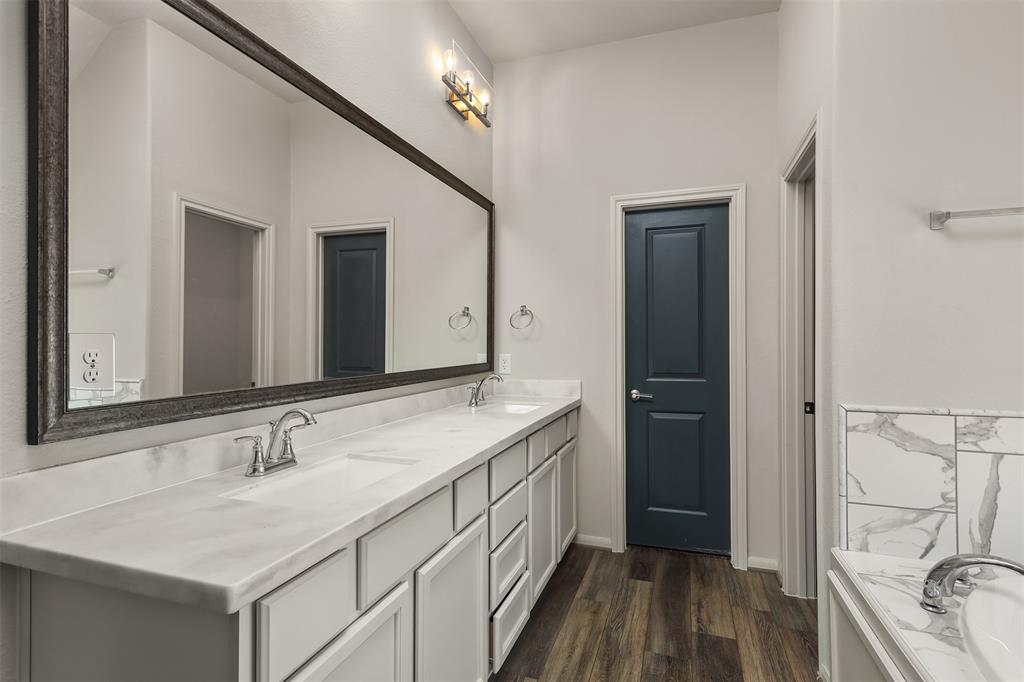 12604 Playa Cove Lane, Texas City, Texas image 26