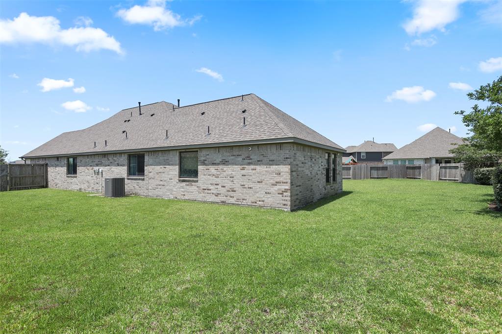 12604 Playa Cove Lane, Texas City, Texas image 30