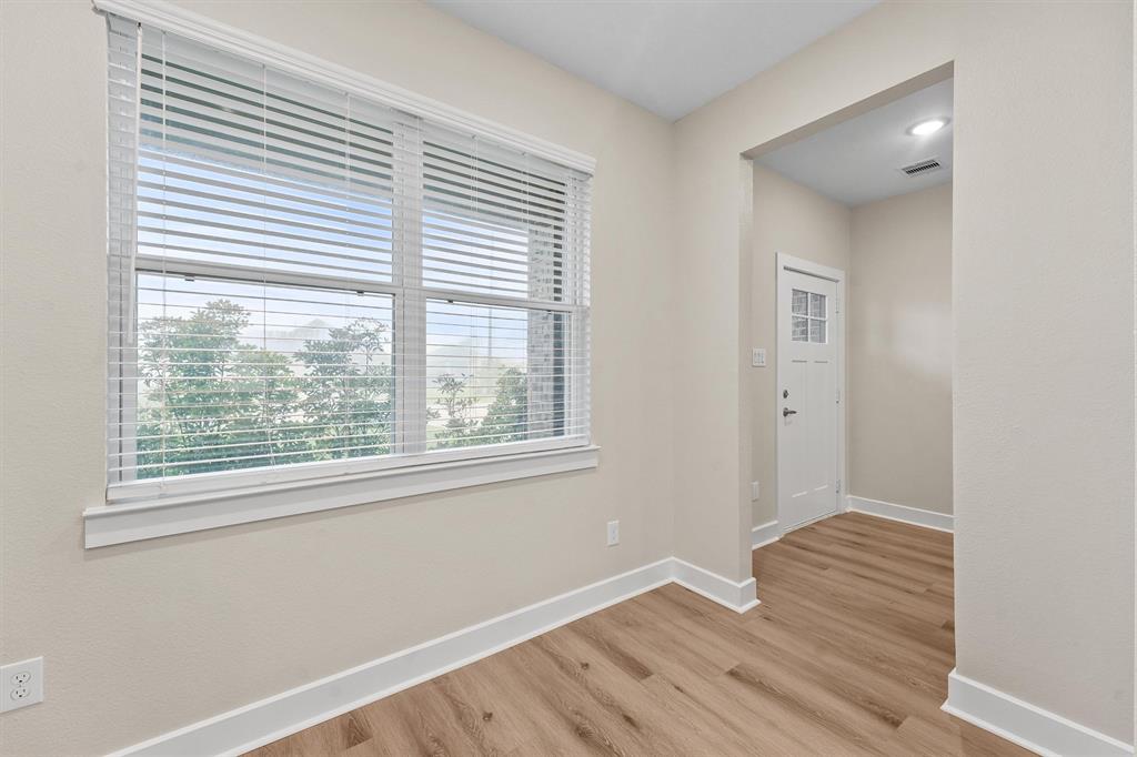 12341 N Chestnut Hills Drive, Conroe, Texas image 12