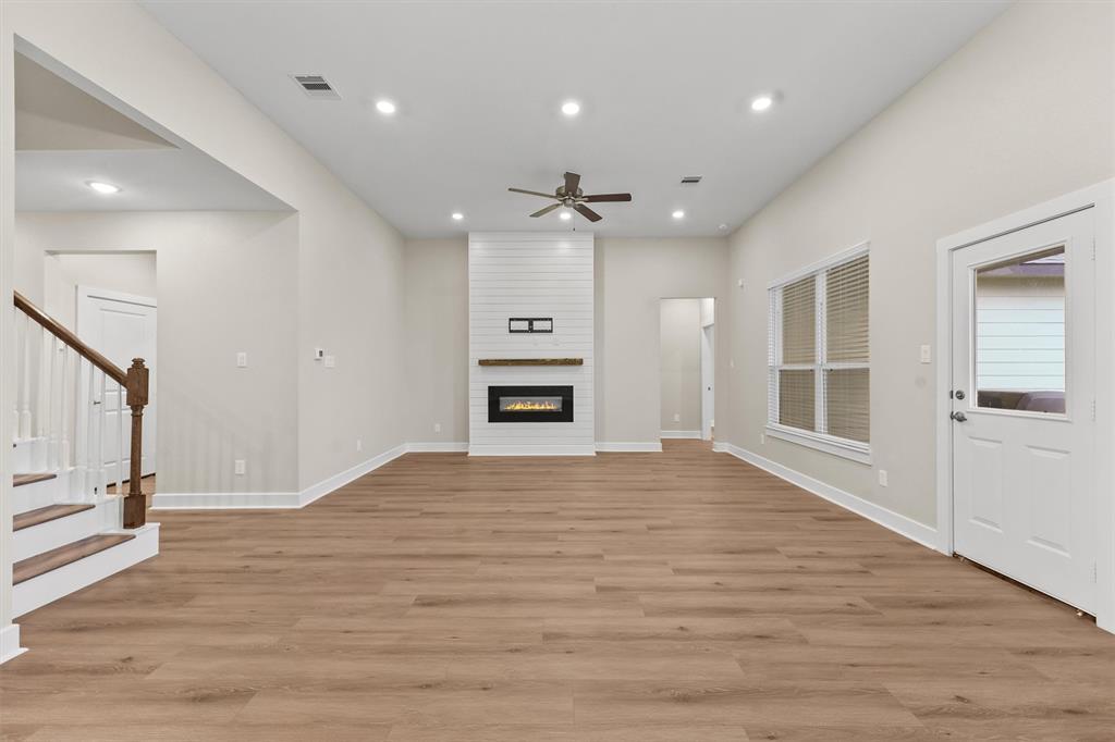 12341 N Chestnut Hills Drive, Conroe, Texas image 5