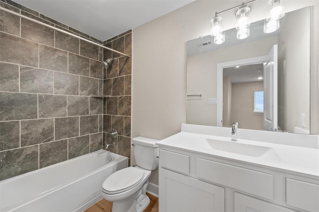 12341 N Chestnut Hills Drive, Conroe, Texas image 19