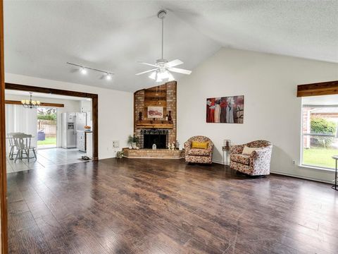 Photo of 402 Heathgate Drive, Houston, TX 77062 (MLS # 16252002) Photo of 402 Heathgate Drive, Houston, TX 77062 (MLS # 16252002)