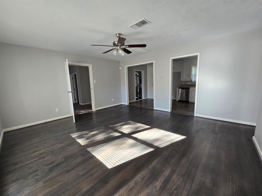 1004 S Shepherd Drive, Baytown, Texas image 3