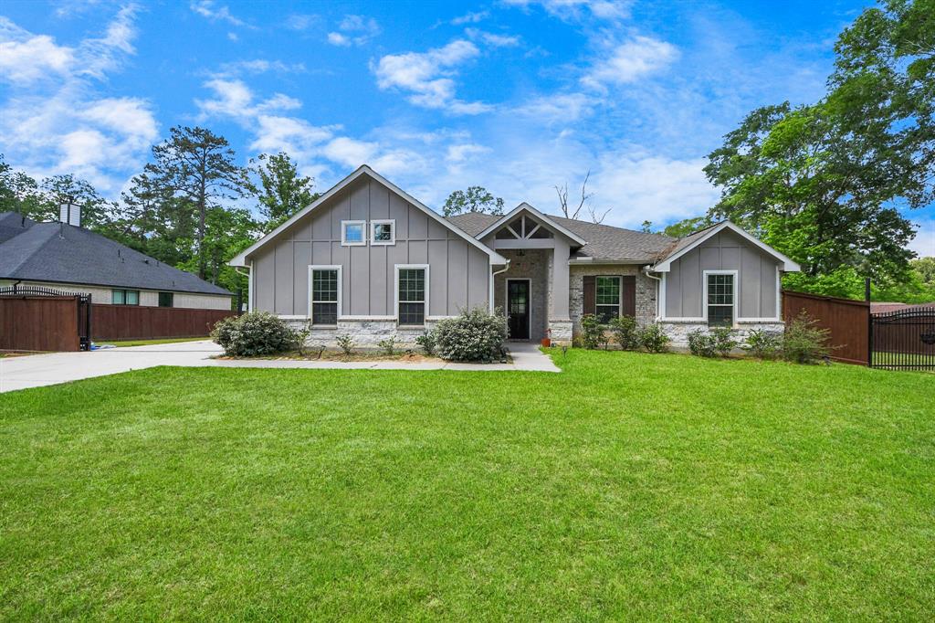 2115 Roman Forest Boulevard, New Caney, Texas image 2