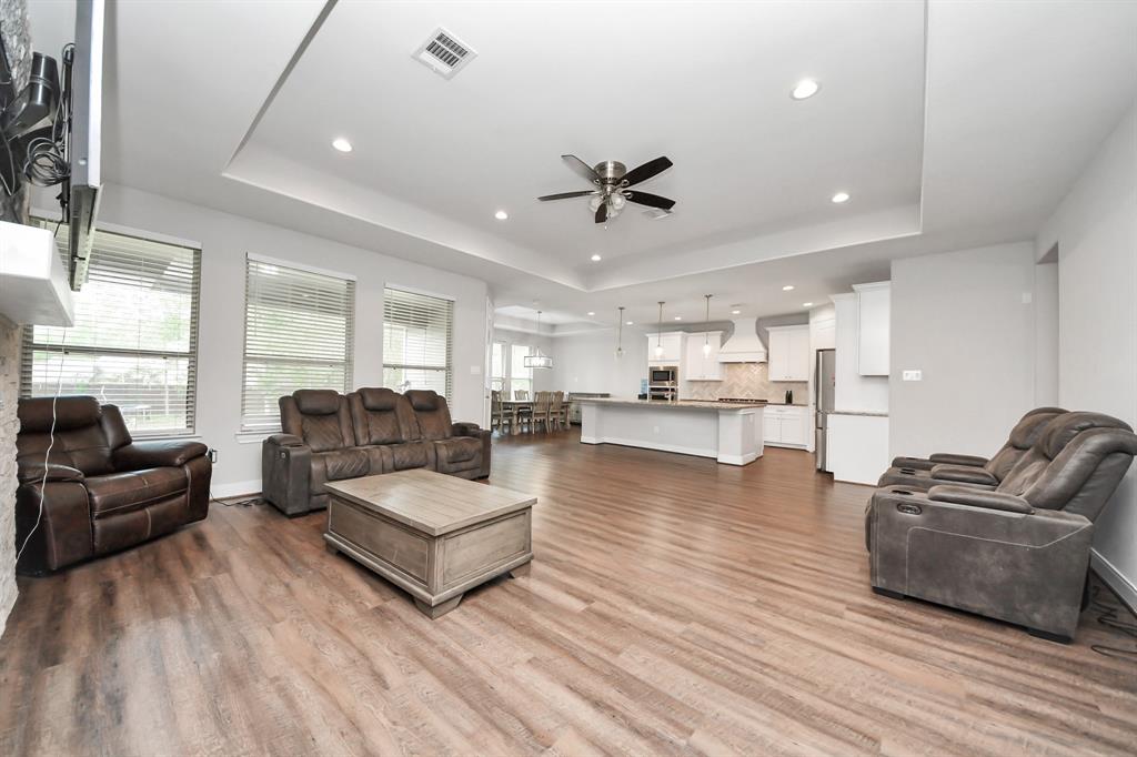 2115 Roman Forest Boulevard, New Caney, Texas image 10