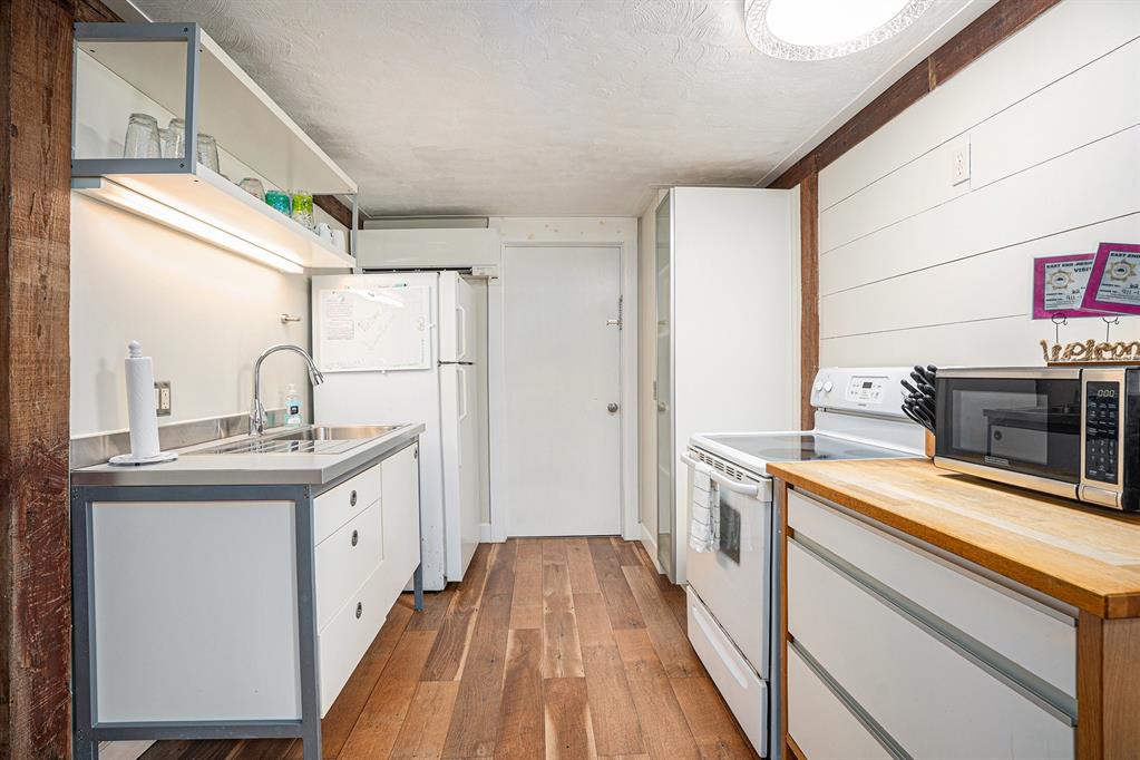 911 11th Street, Galveston, Texas image 12