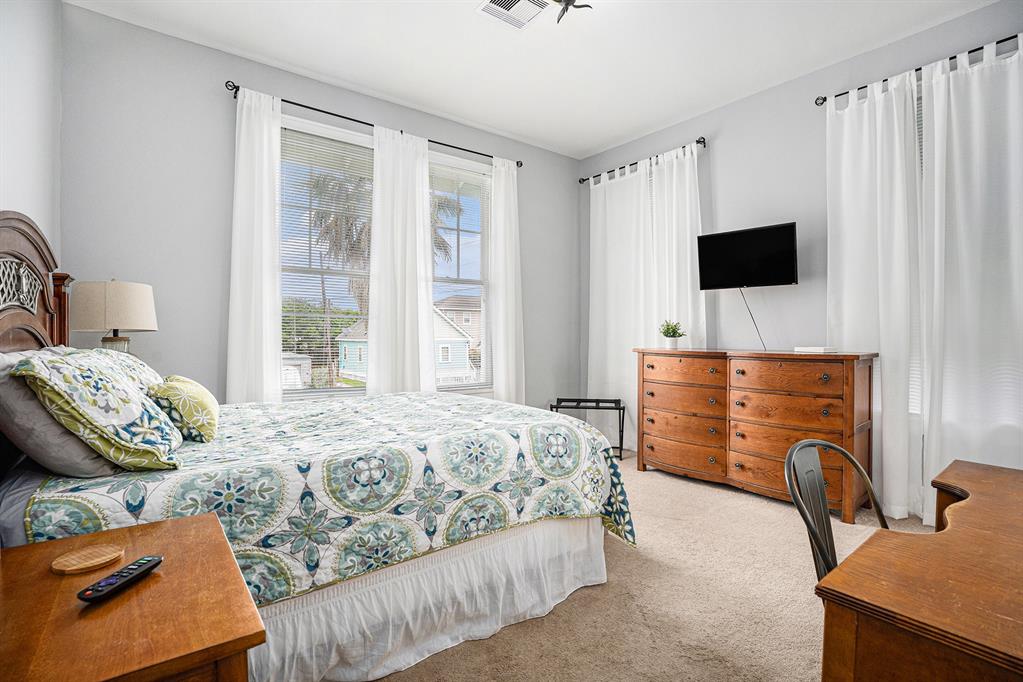 911 11th Street, Galveston, Texas image 27