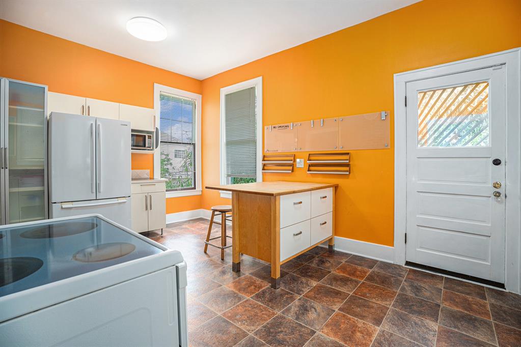 911 11th Street, Galveston, Texas image 22