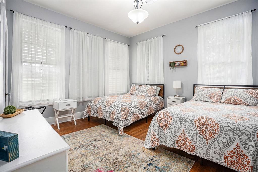 911 11th Street, Galveston, Texas image 25