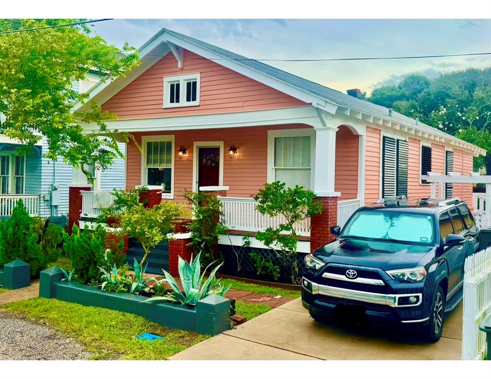 3306 Avenue Q 1/2