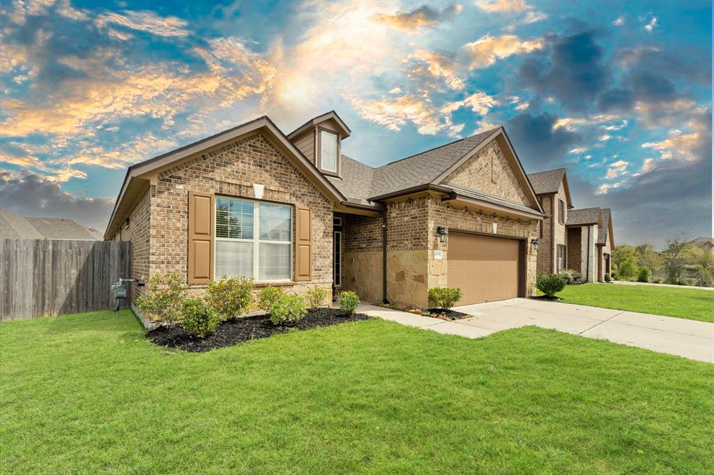 8715 Gladiolus Drive, Richmond, Texas image 3