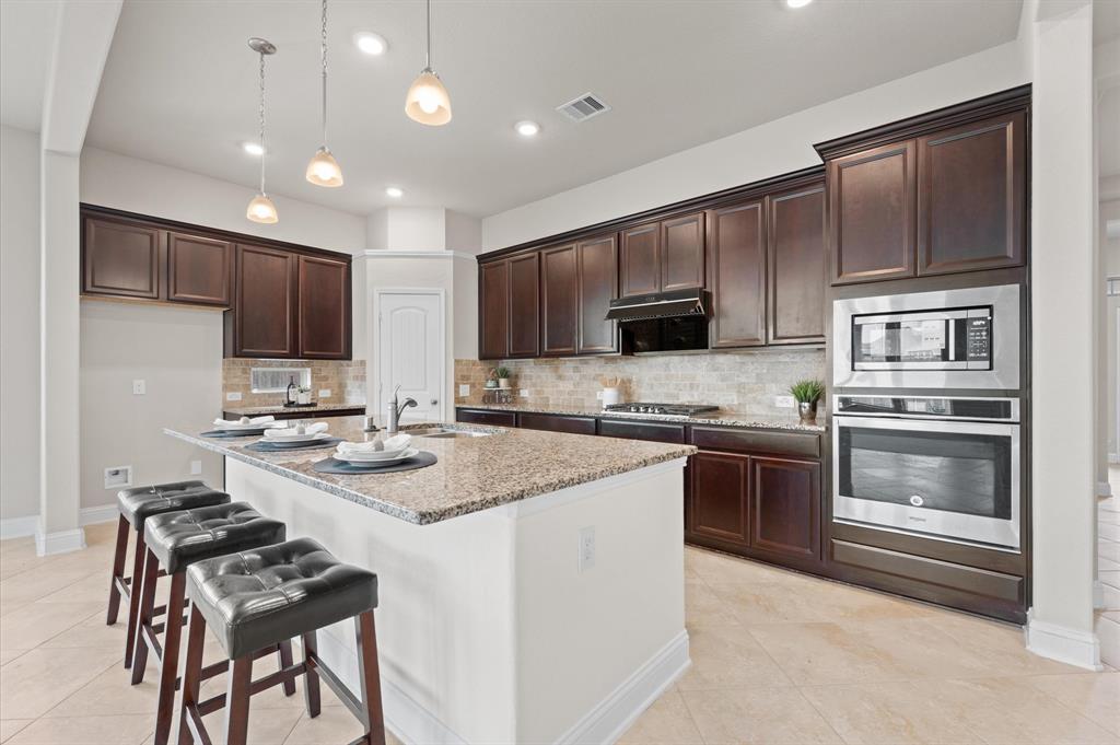 8715 Gladiolus Drive, Richmond, Texas image 8