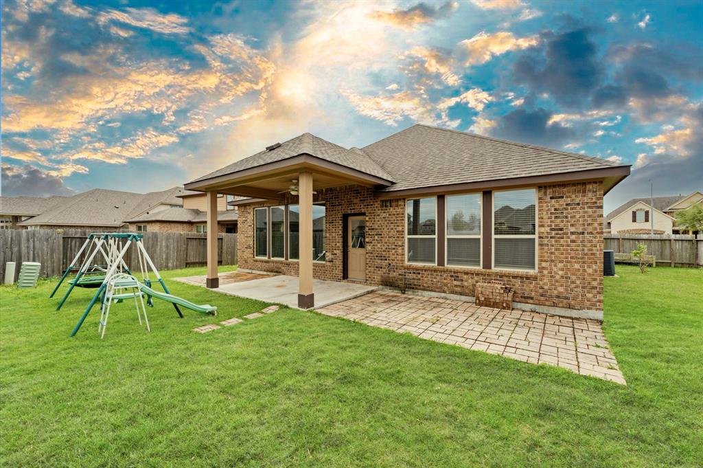 8715 Gladiolus Drive, Richmond, Texas image 22