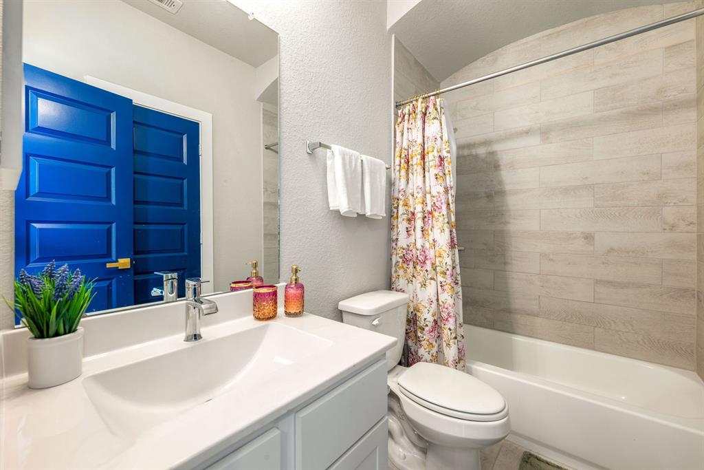 3323 Majestic Pine Lane, Rosenberg, Texas image 18
