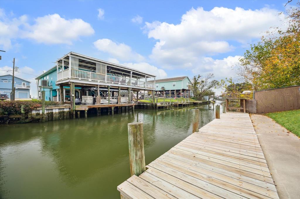 1629 Railroad Avenue, Dickinson, Texas image 1