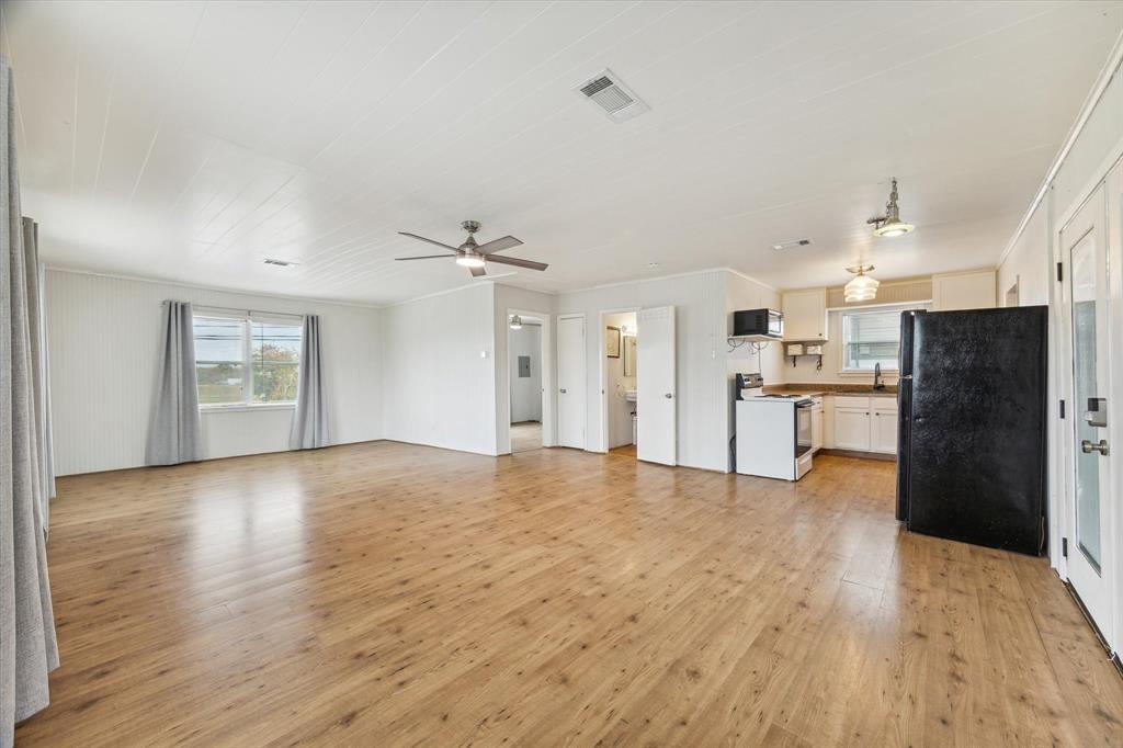 1629 Railroad Avenue, Dickinson, Texas image 6