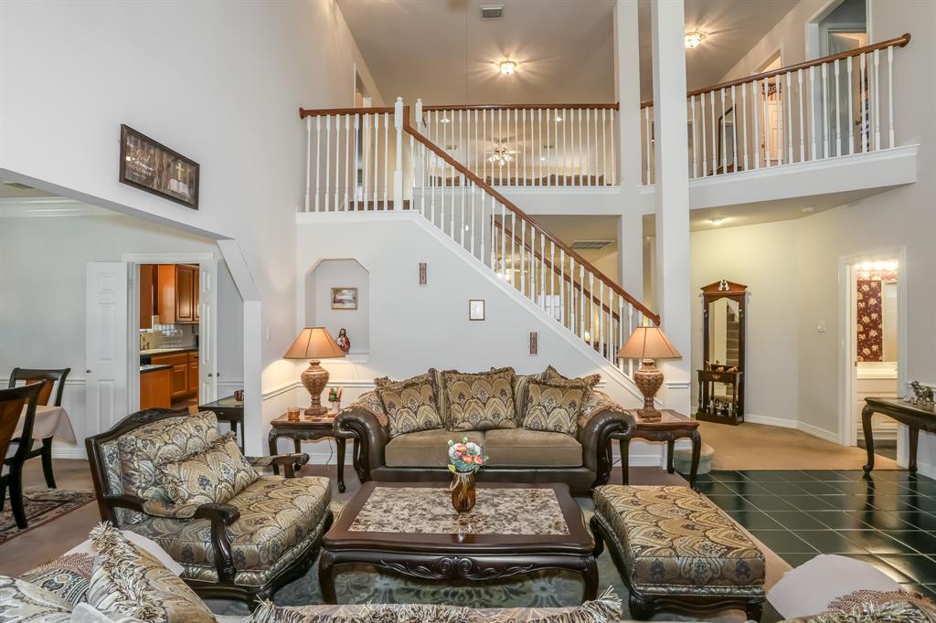 310 Magnolia Grove Lane, Houston, Texas image 6