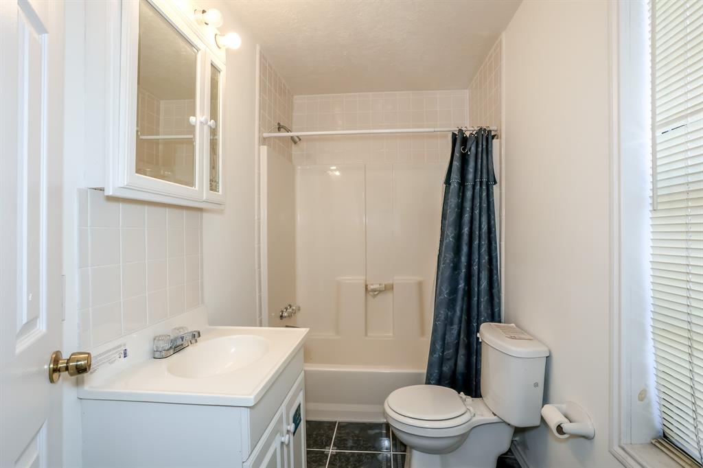 310 Magnolia Grove Lane, Houston, Texas image 41