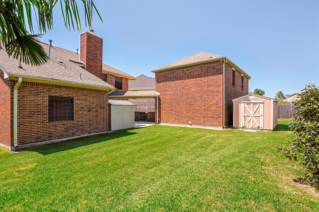 310 Magnolia Grove Lane, Houston, Texas image 33