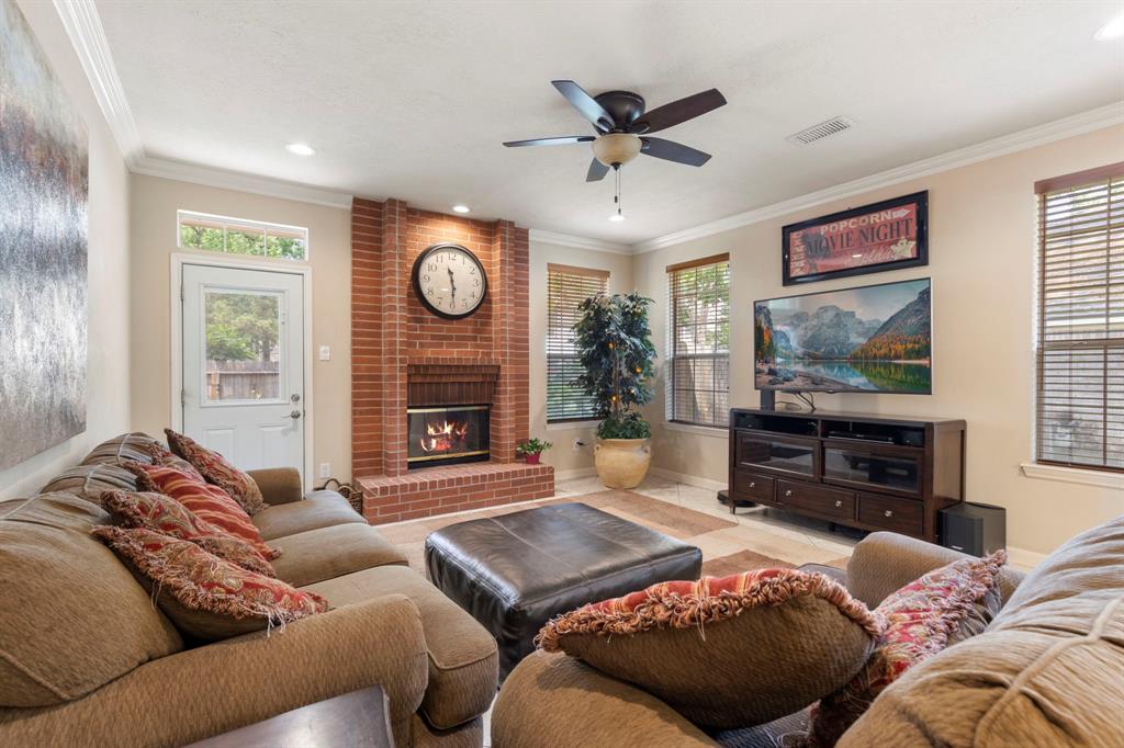 26 E Trillium Circle, The Woodlands, Texas image 15
