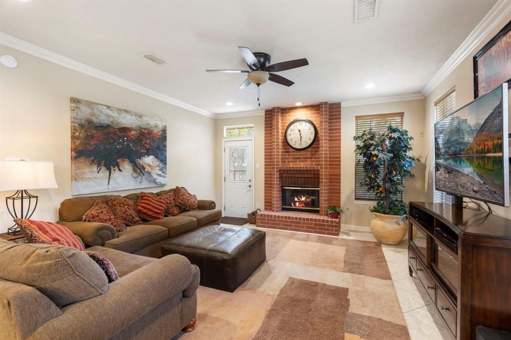 26 E Trillium Circle, The Woodlands, Texas image 14