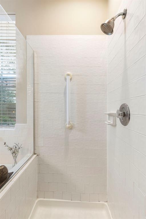 26 E Trillium Circle, The Woodlands, Texas image 21