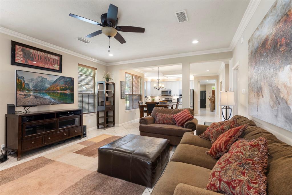 26 E Trillium Circle, The Woodlands, Texas image 16