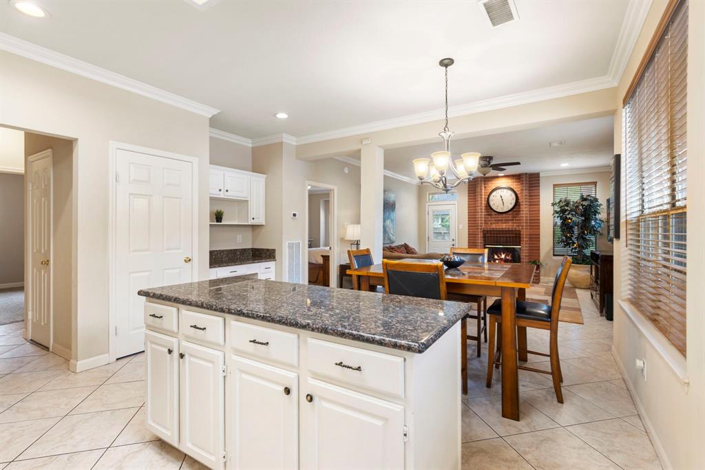 26 E Trillium Circle, The Woodlands, Texas image 10