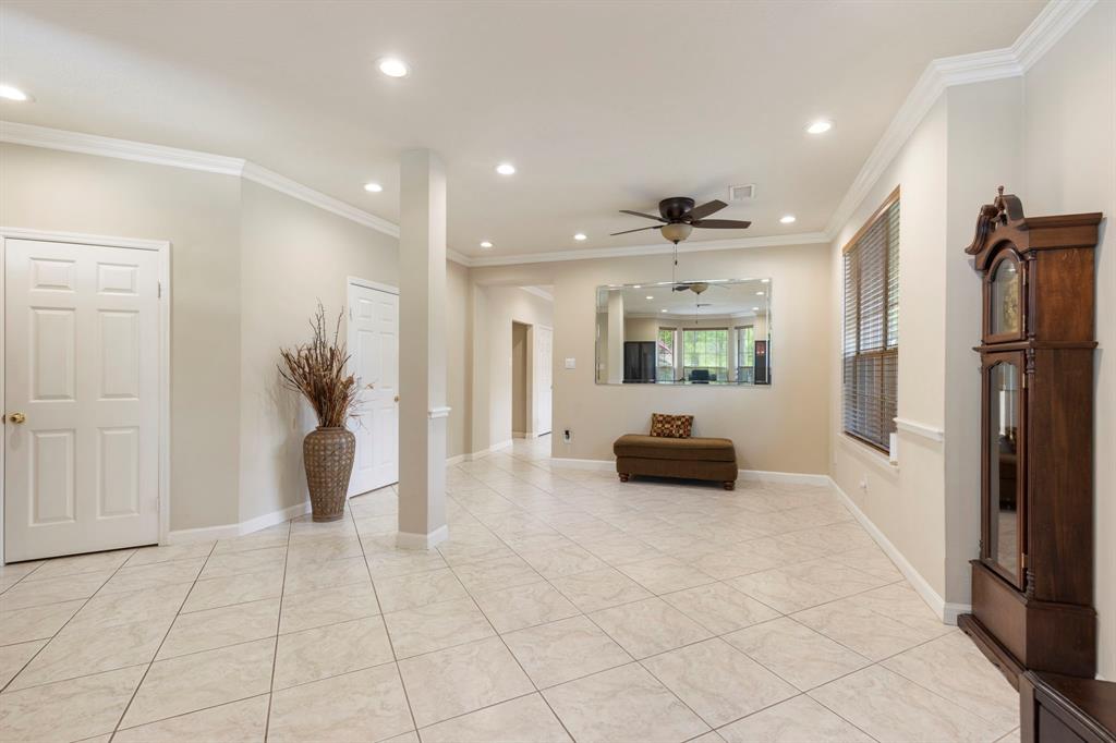 26 E Trillium Circle, The Woodlands, Texas image 3