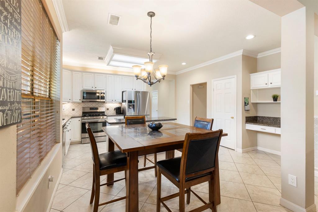 26 E Trillium Circle, The Woodlands, Texas image 13