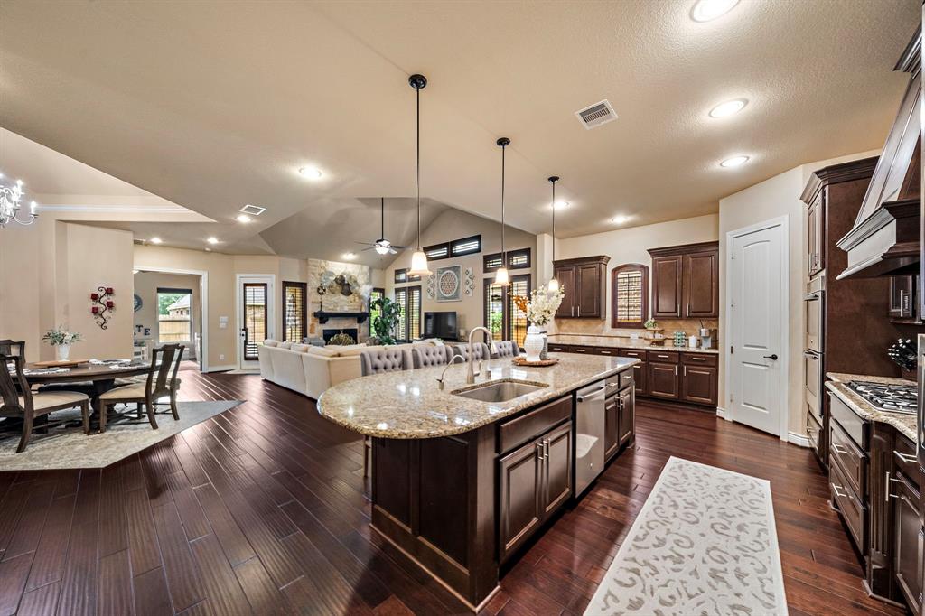 11711 Leonessa Drive, Richmond, Texas image 9