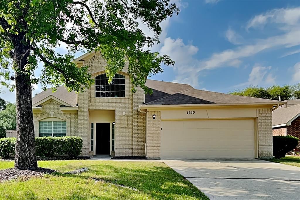 Photo of 1610 Blossom Creek Court, Houston, TX 77339 (MLS # 32666879)