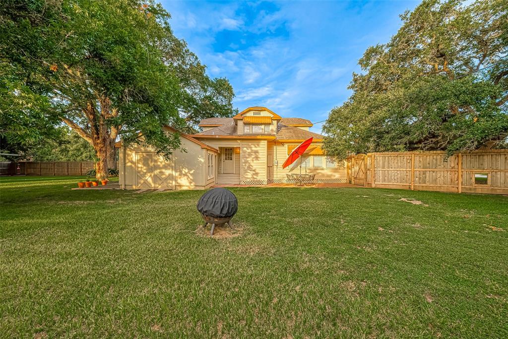 2924 Avenue G, Bay City, Texas image 45